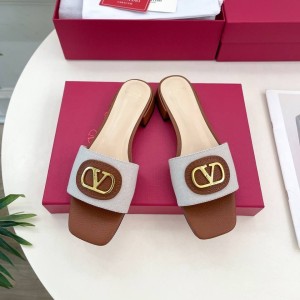 Шлепанцы Valentino Vlogo Signature F5716