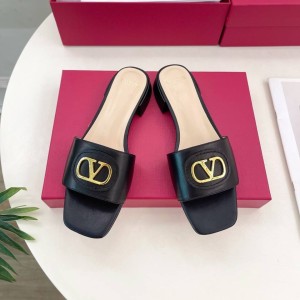 Шлепанцы Valentino Vlogo Signature F5717