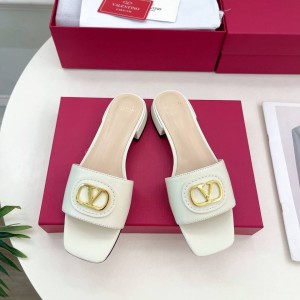 Шлепанцы Valentino Vlogo Signature F5718