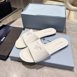 Шлепанцы Prada F5822